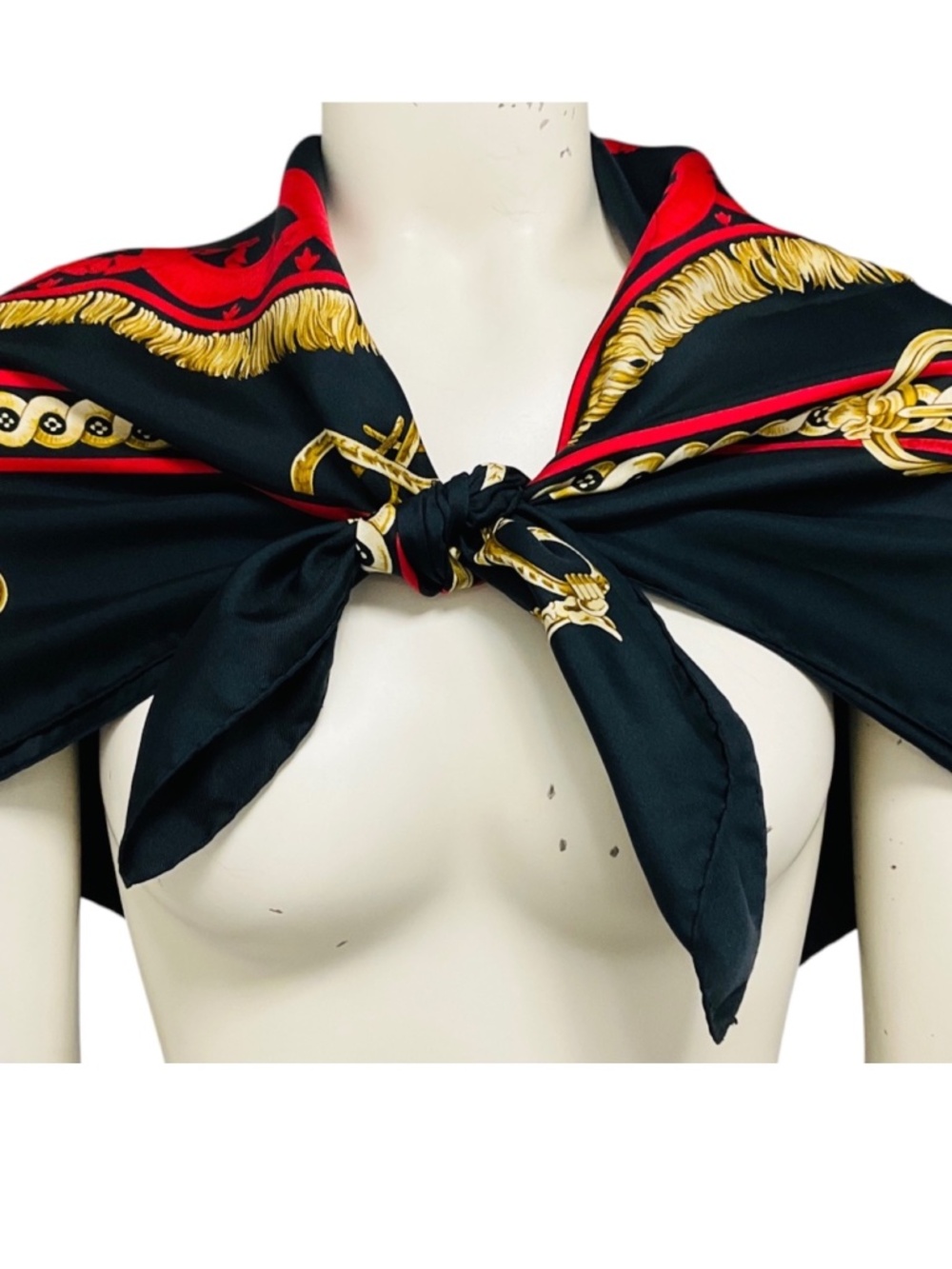 HERMES DARK NAVY BLUE / RED / GOLD MULTI BRIDE DE COUR SQUARE SILK TWILL SCARF - Picture 2 of 5